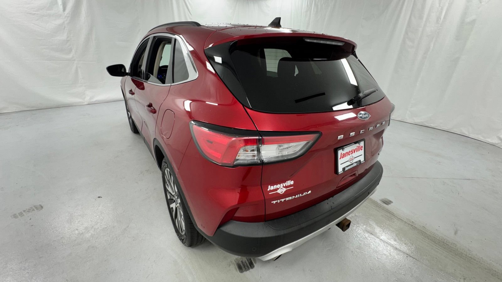 Used 2020 Ford Escape Titanium AWD/4WD image 5
