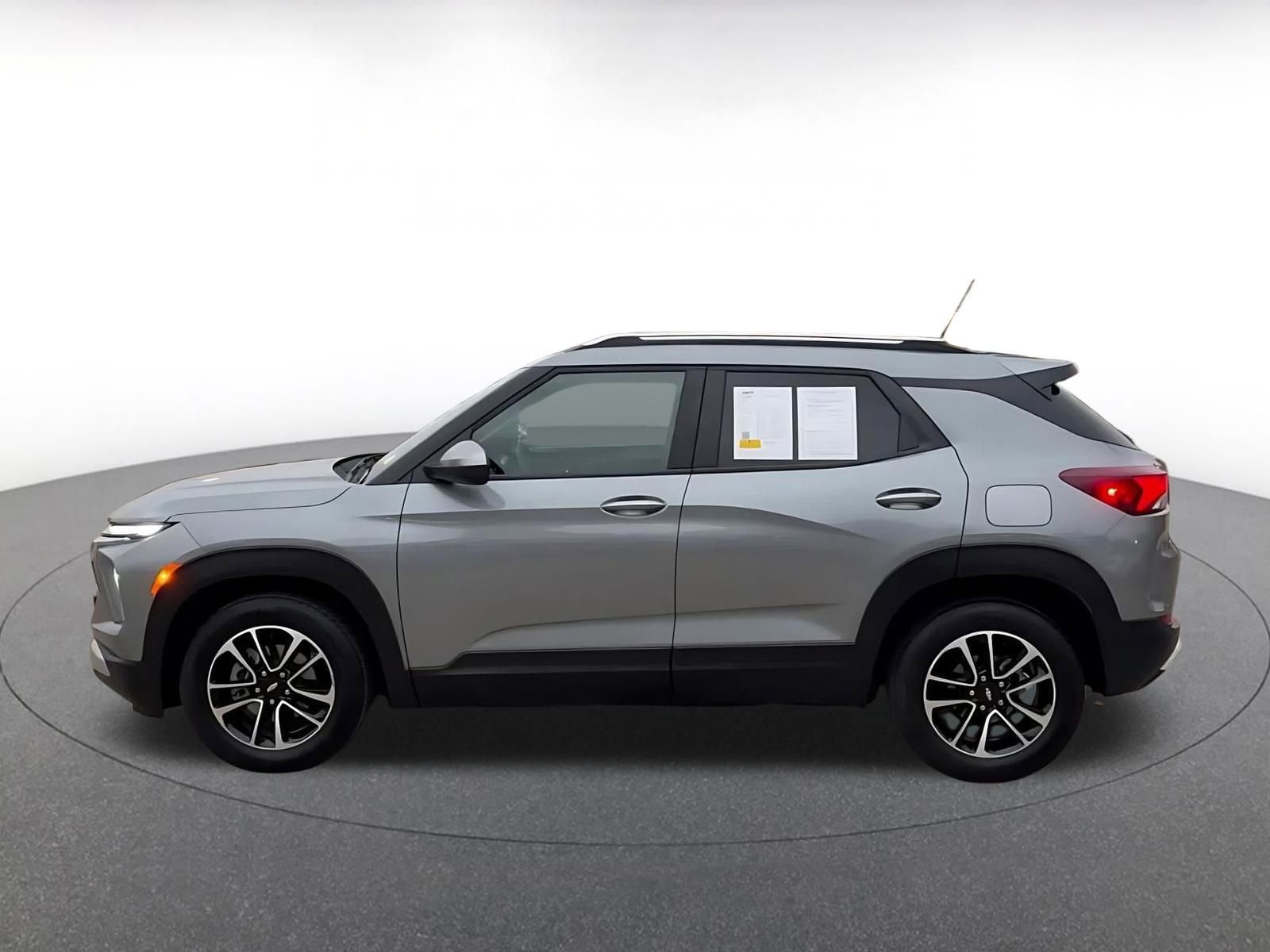 Used 2025 Chevrolet TrailBlazer LT image 9