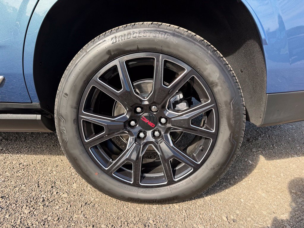 Used 2026 GMC Yukon Denali w/ Sun & Power Step Package AWD/4WD image 17