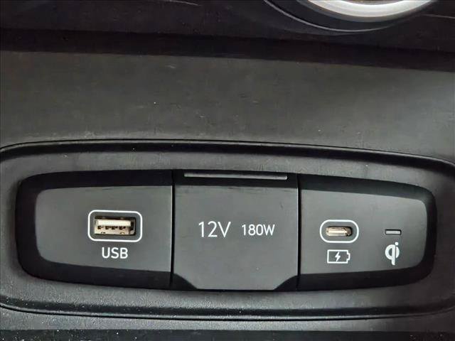 Certified 2024 Hyundai Venue Limited FWD image 22