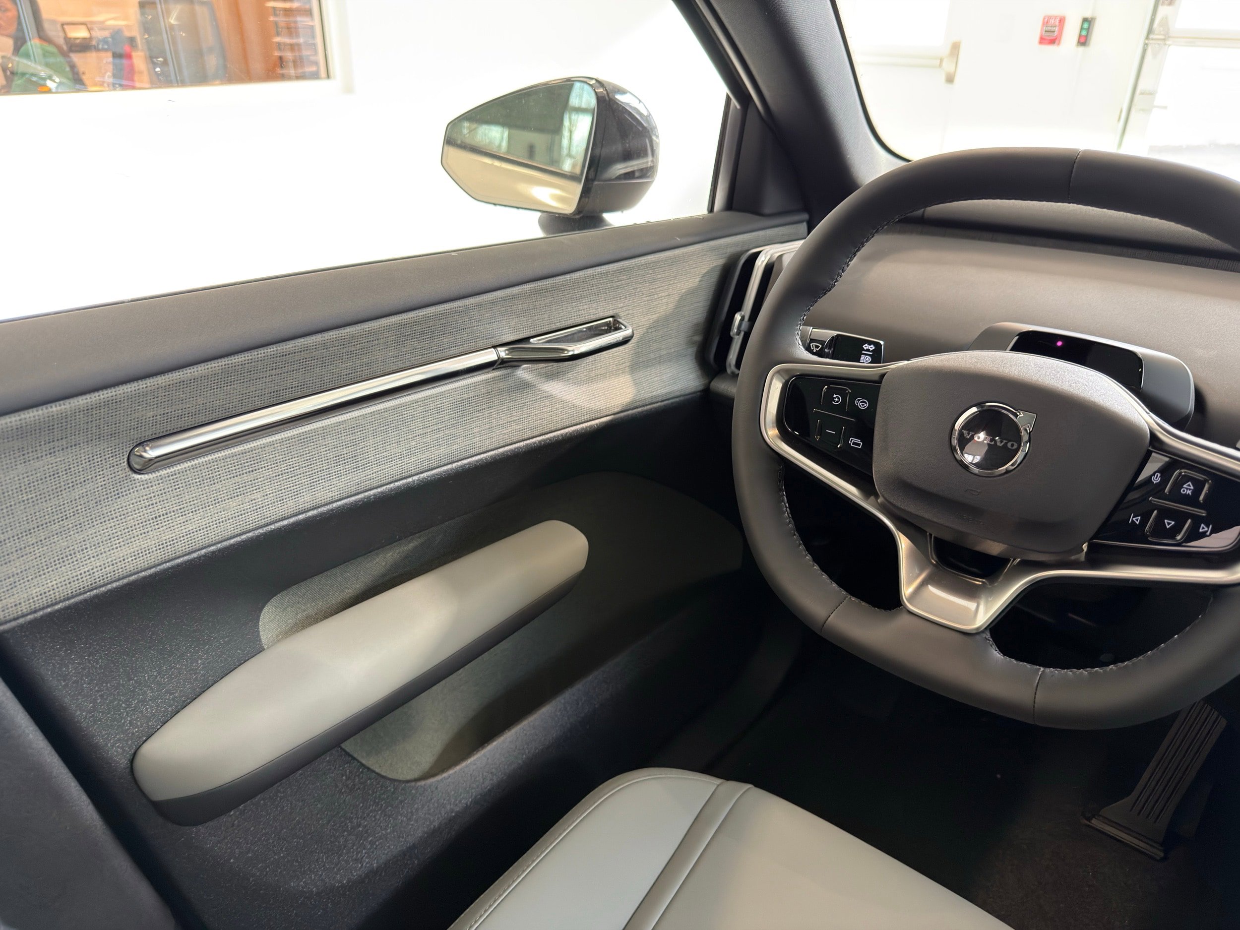 New 2026 Volvo EX30 Plus w/ Protection Package Premier AWD/4WD image 25