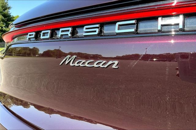 Used 2026 Porsche Macan AWD/4WD image 23