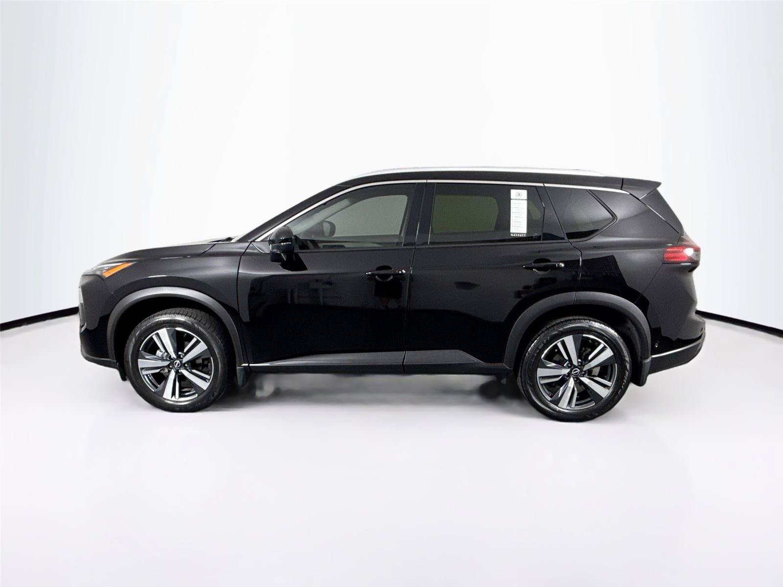 Used 2024 Nissan Rogue SL AWD/4WD image 14