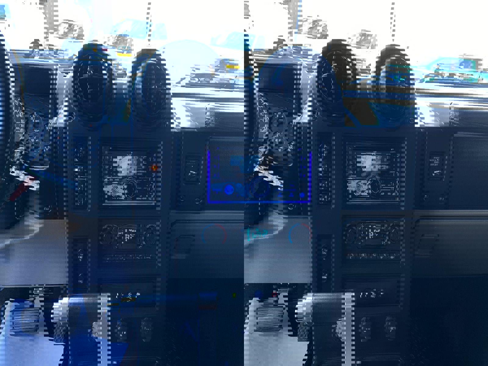 Used 2005 HUMMER H2 SUV w/ Preferred Equipment Group image 27