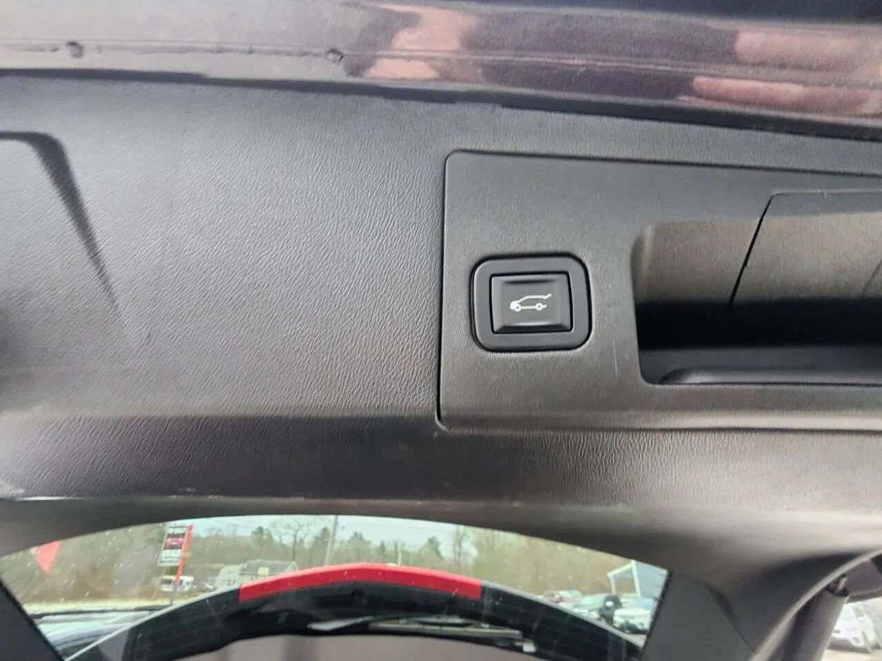 Used 2017 Cadillac XT5 Luxury w/ Driver Awareness Package image 14