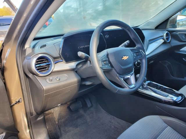 Certified 2024 Chevrolet Trax LT w/ LT Convenience Package FWD image 19