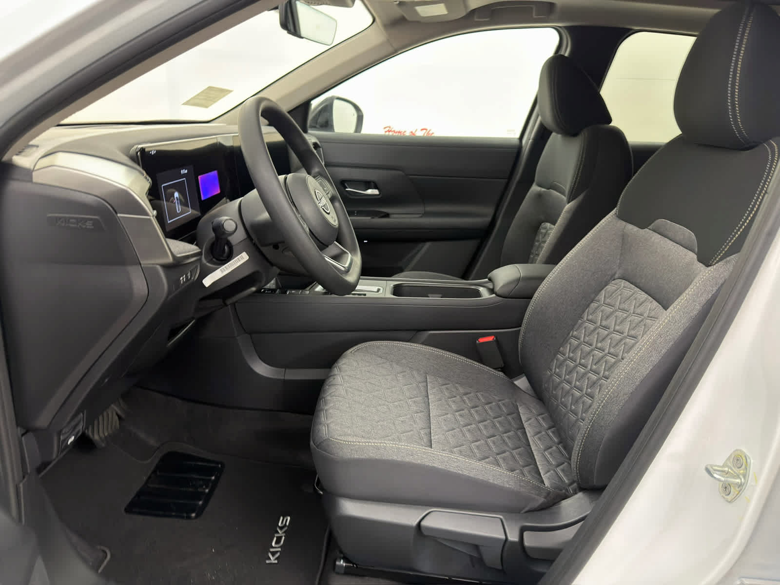 New 2026 Nissan Kicks SV w/ SV Premium Package FWD image 14