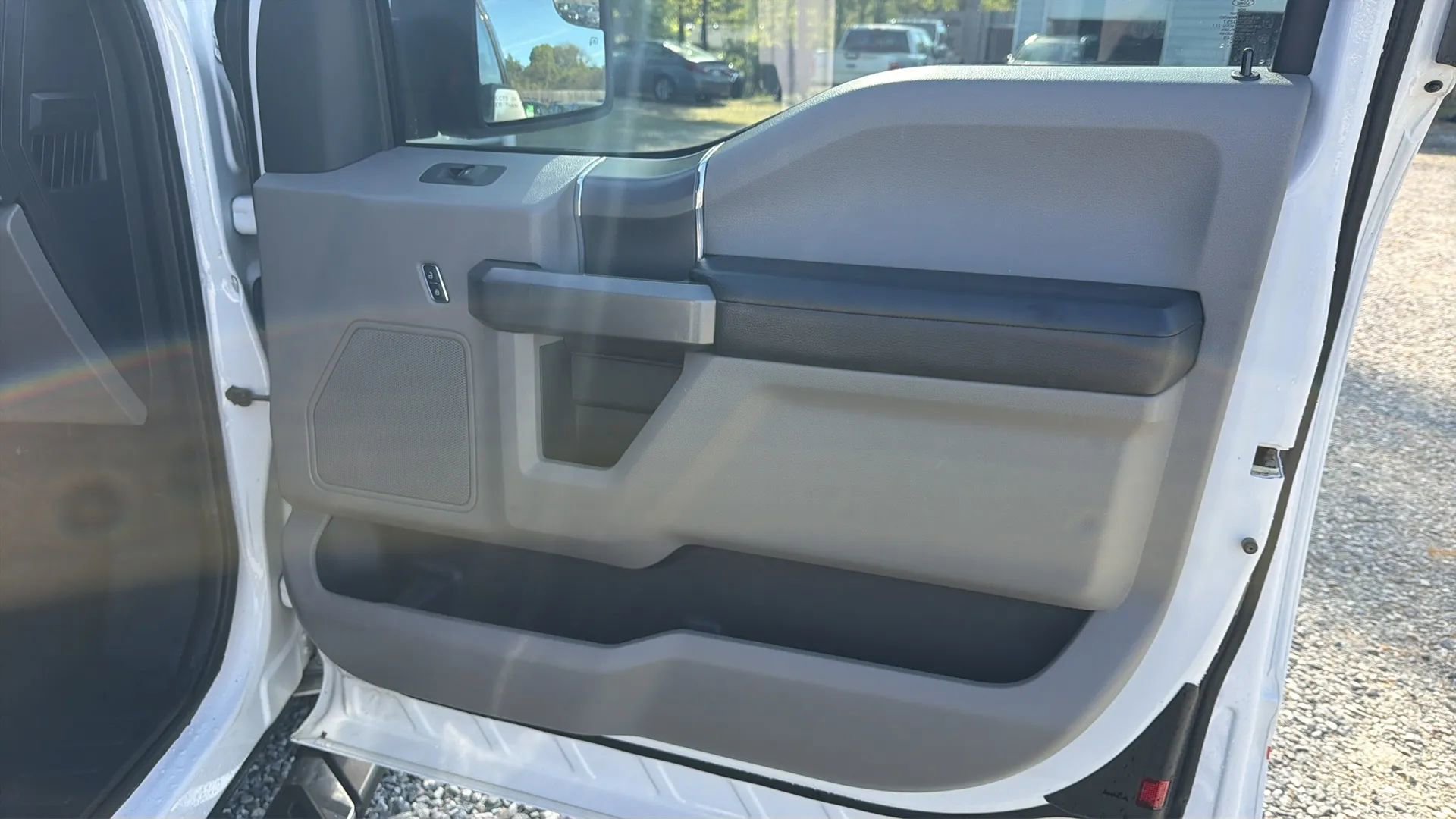 Used 2017 Ford F150 XLT w/ Equipment Group 301A Mid RWD image 33