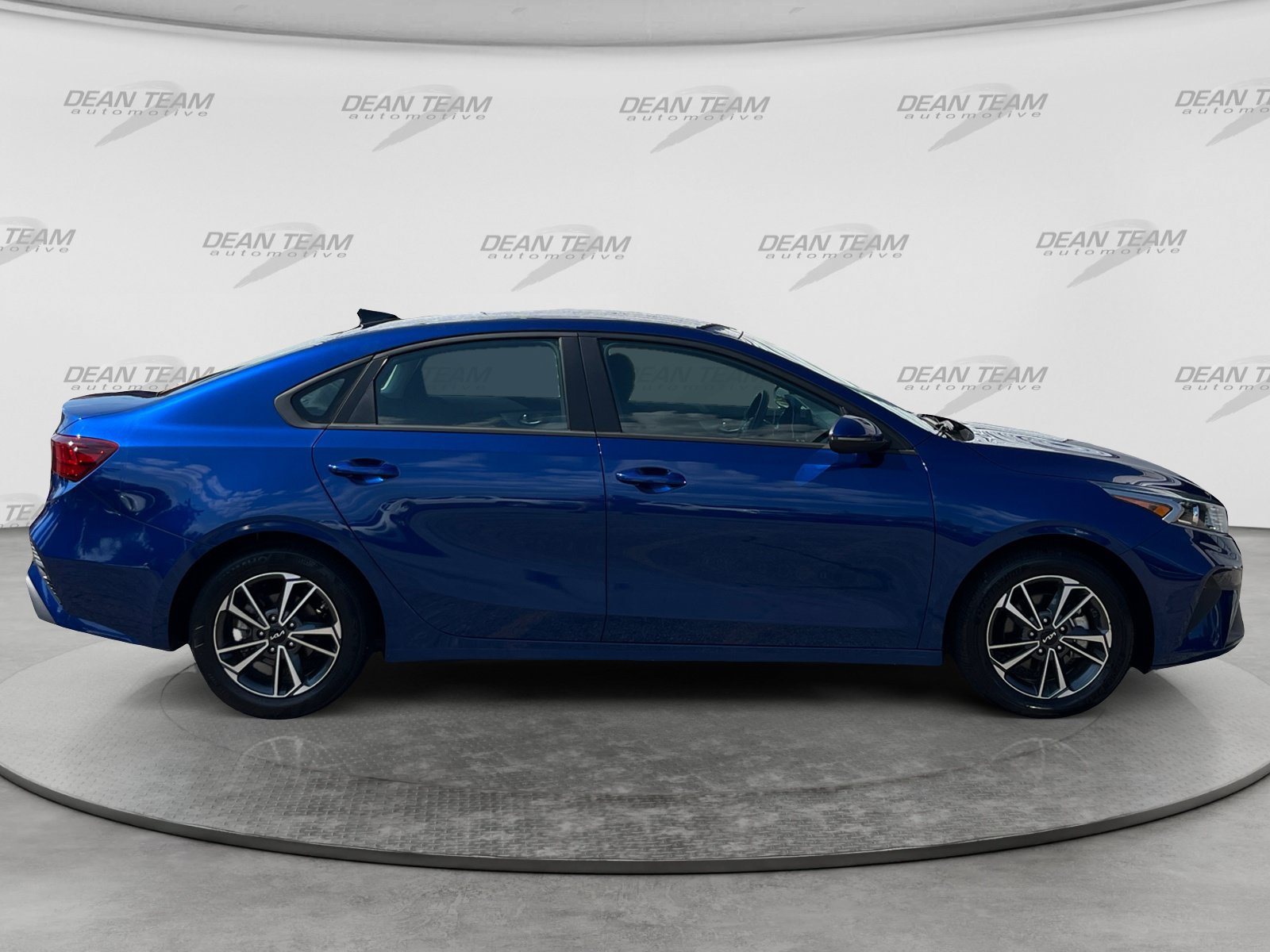 Used 2022 Kia Forte LXS w/ LXS Technology Package FWD image 8