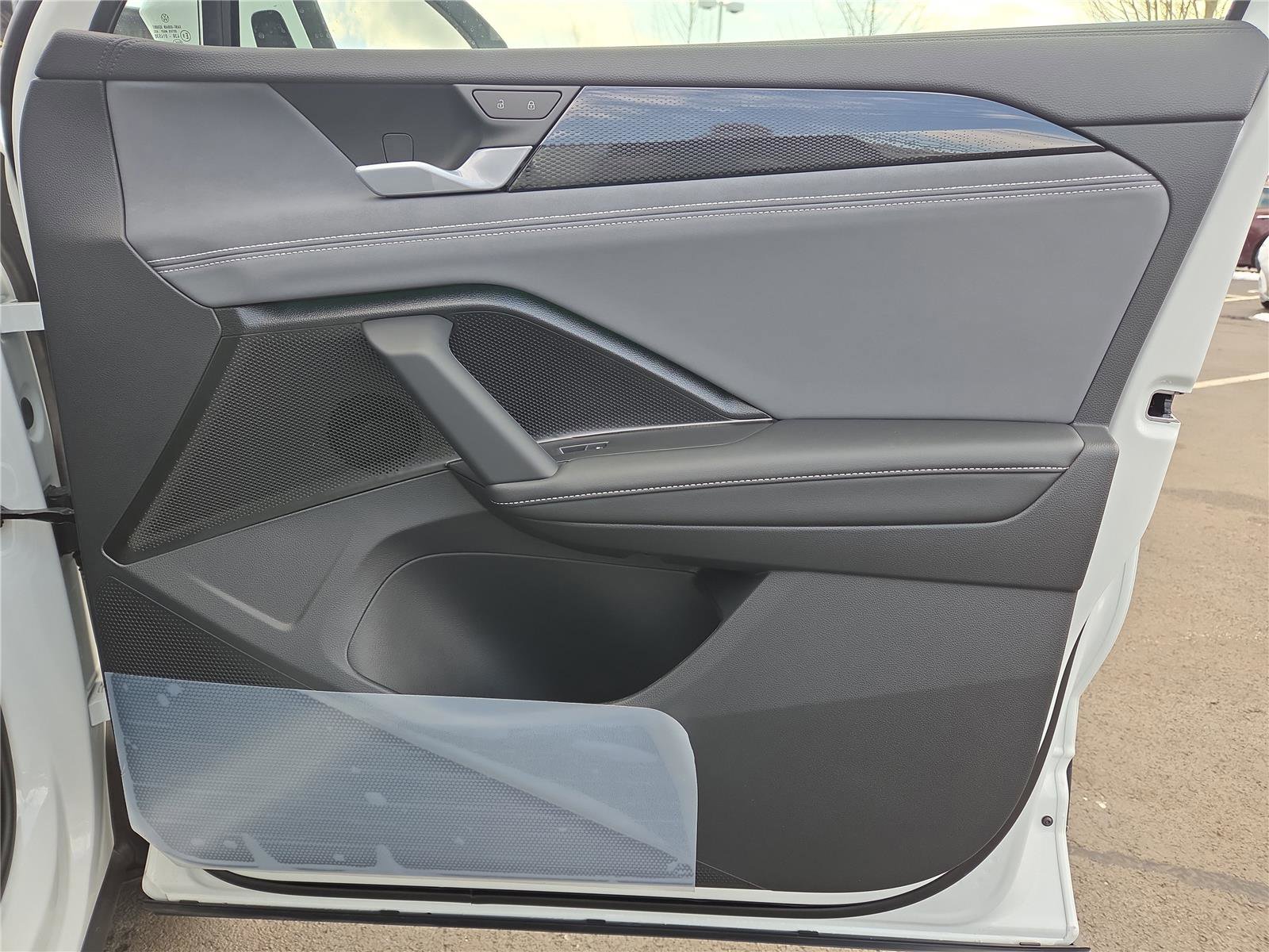 New 2026 Volkswagen Tiguan SE image 26