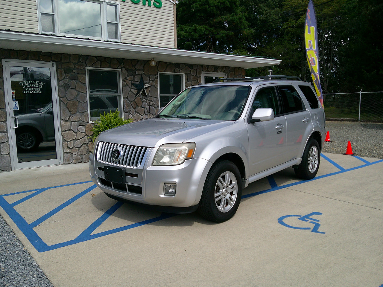 Used 2010 Mercury Mariner Premier image 1