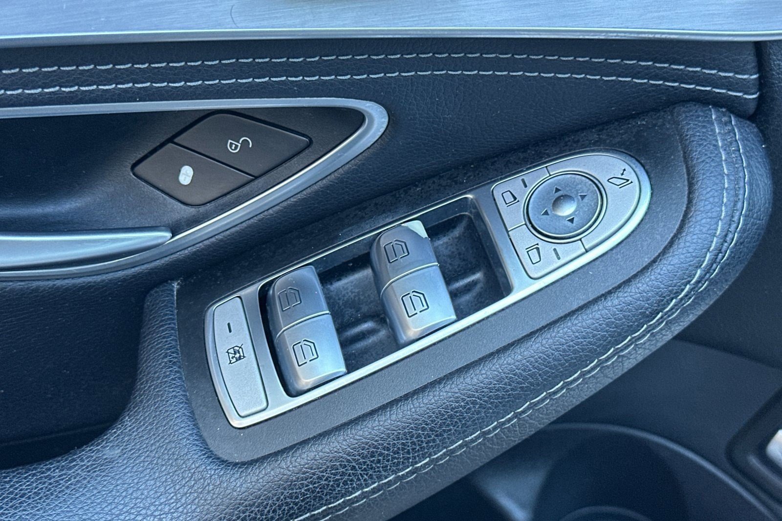 Used 2015 Mercedes-Benz C 300 4MATIC Sedan image 14