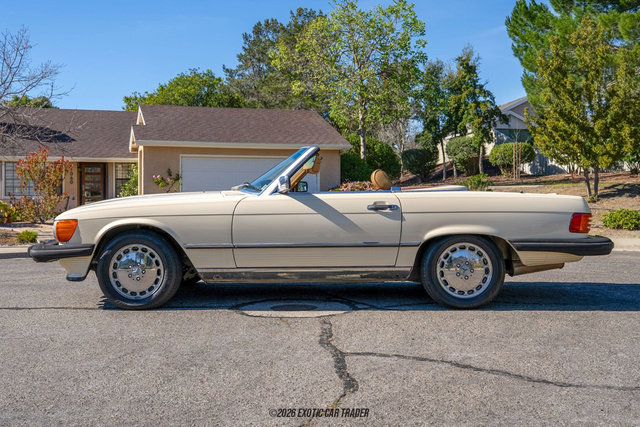 Used 1988 Mercedes-Benz 560 SL image 3