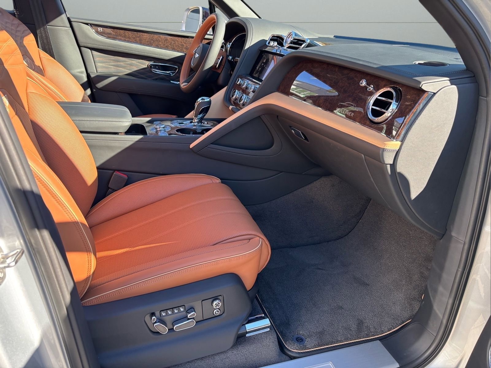 New 2025 Bentley Bentayga Extended Wheelbase image 30
