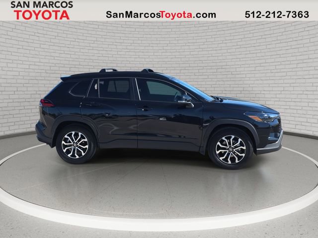 Used 2026 Toyota Corolla Cross SE image 4