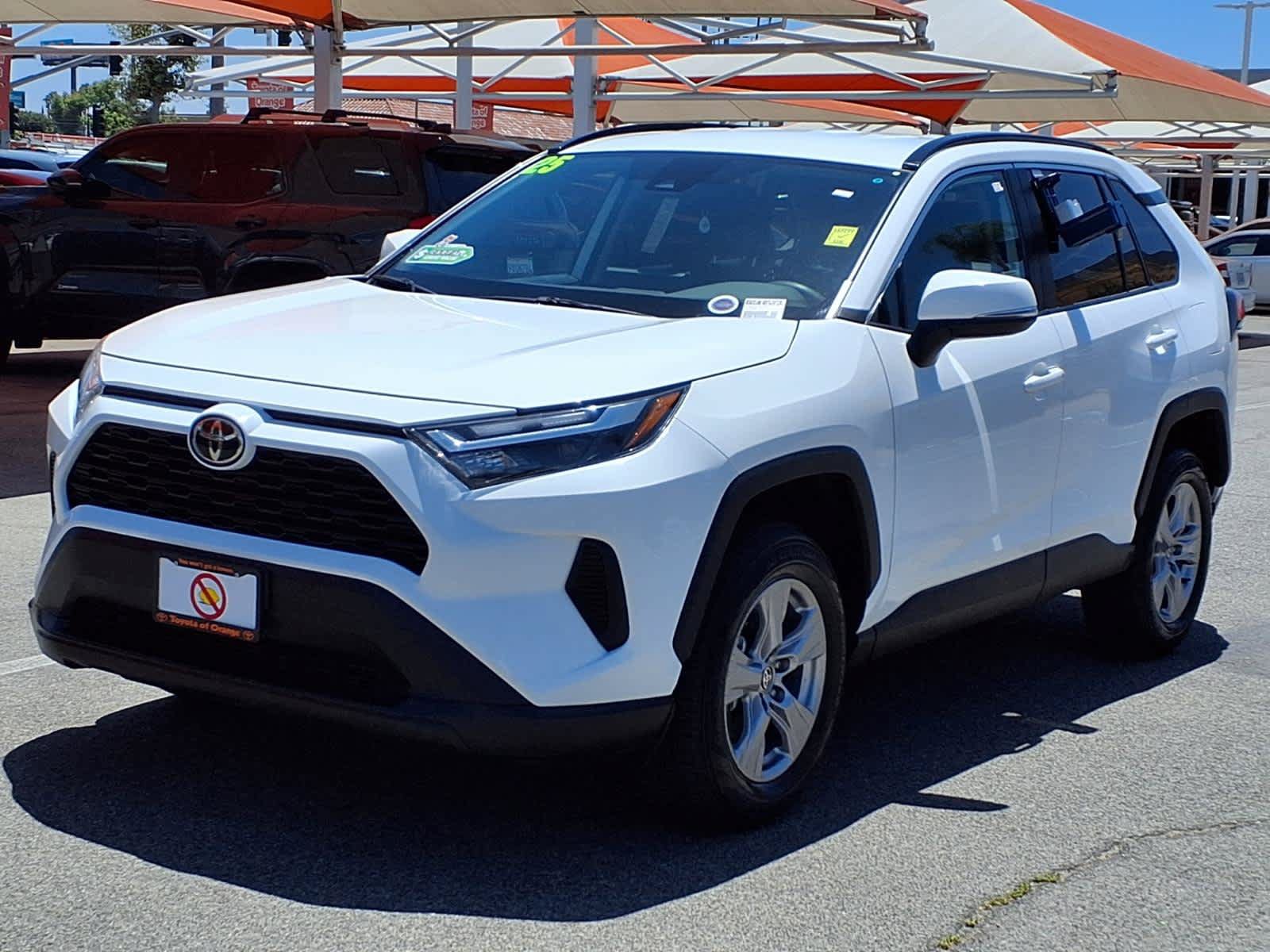 Used 2025 Toyota RAV4 XLE FWD image 3