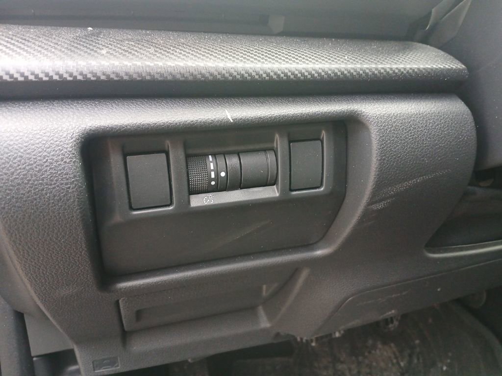 Used 2024 Subaru Crosstrek 2.0i Premium image 18