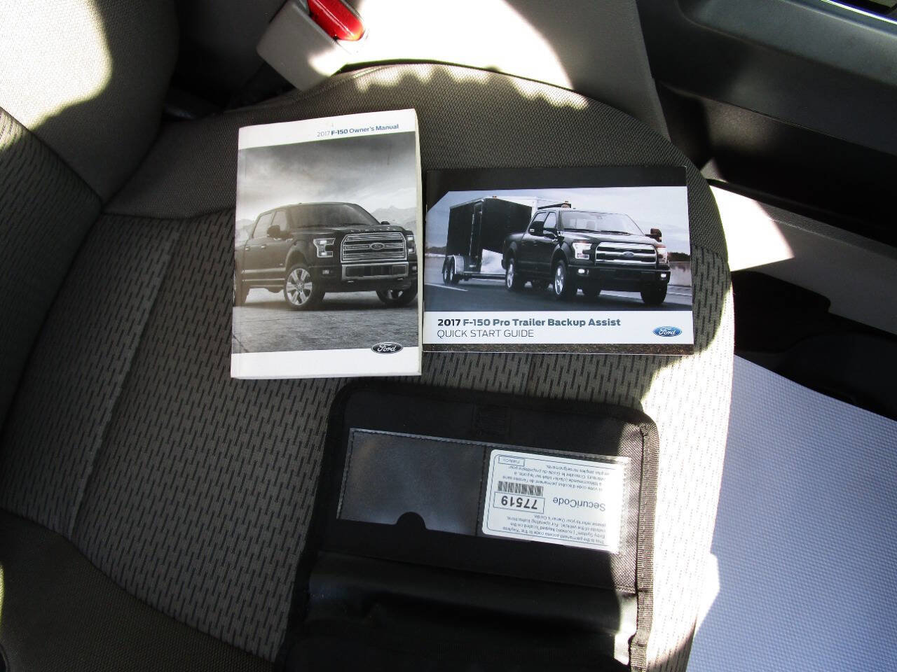 Used 2017 Ford F150 XLT w/ Equipment Group 302A Luxury image 21