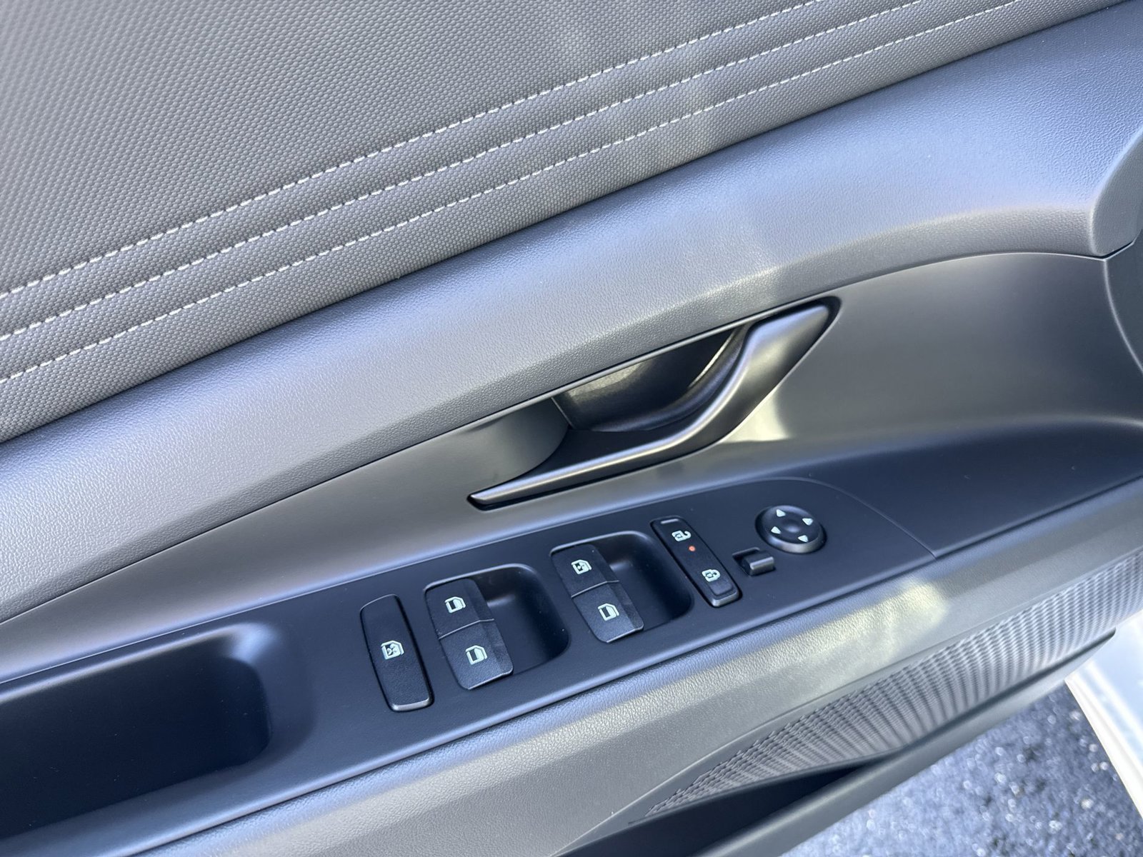 New 2026 Hyundai Elantra SEL Sport FWD image 13