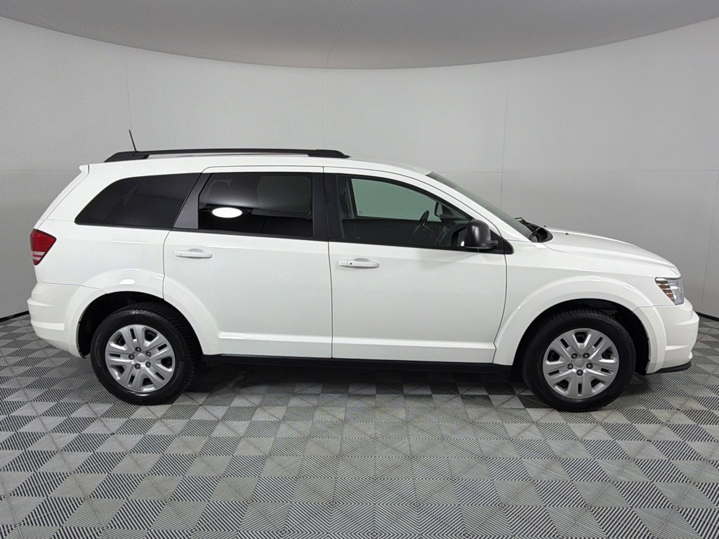 Used 2020 Dodge Journey SE w/ SE Popular Equipment Group FWD image 4
