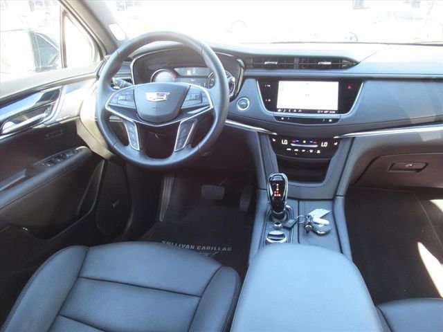 Certified 2025 Cadillac XT5 Premium Luxury FWD image 14