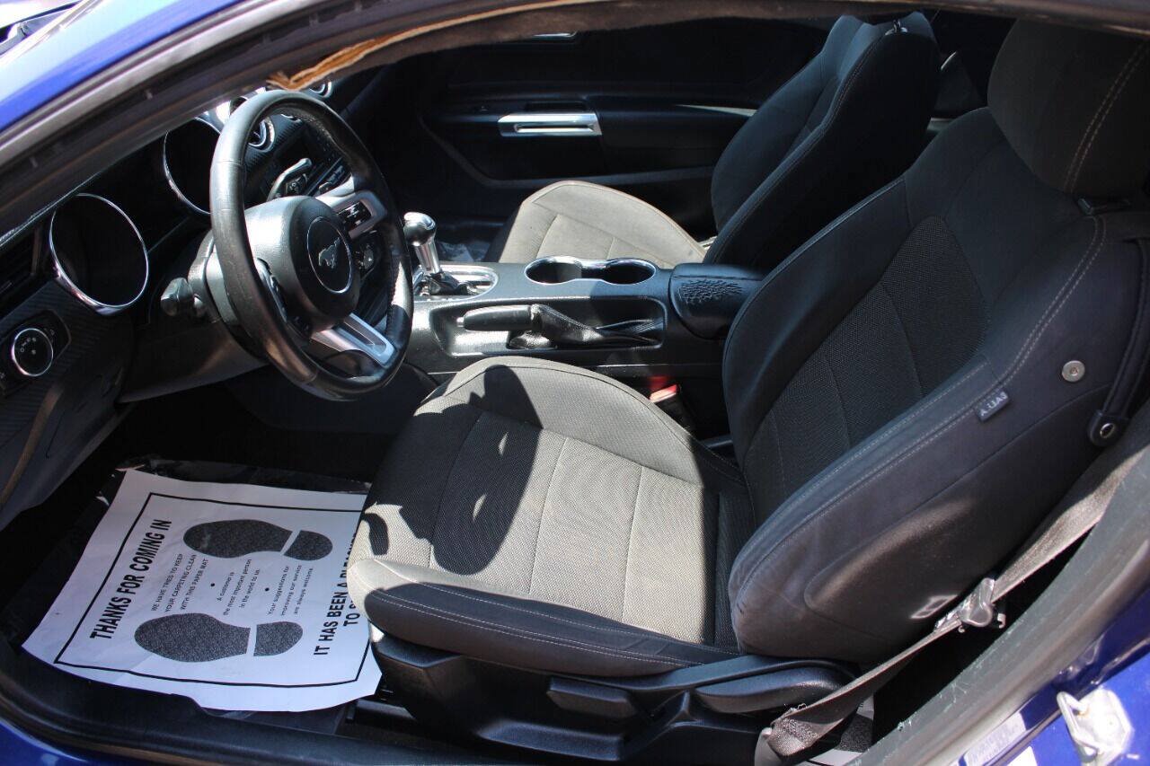 Used 2016 Ford Mustang Coupe RWD image 10