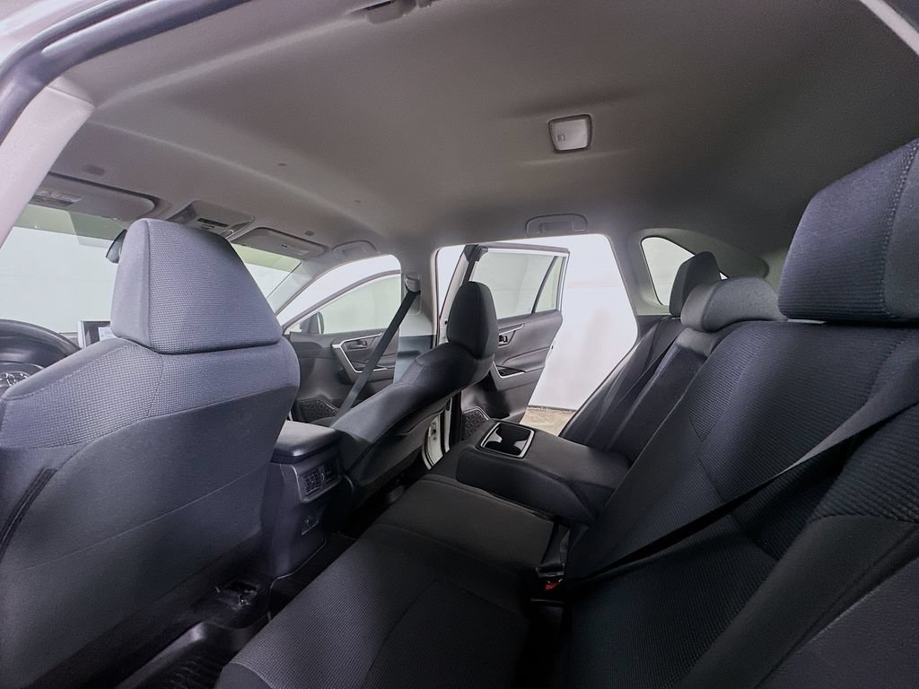 Used 2025 Toyota RAV4 LE AWD/4WD image 13