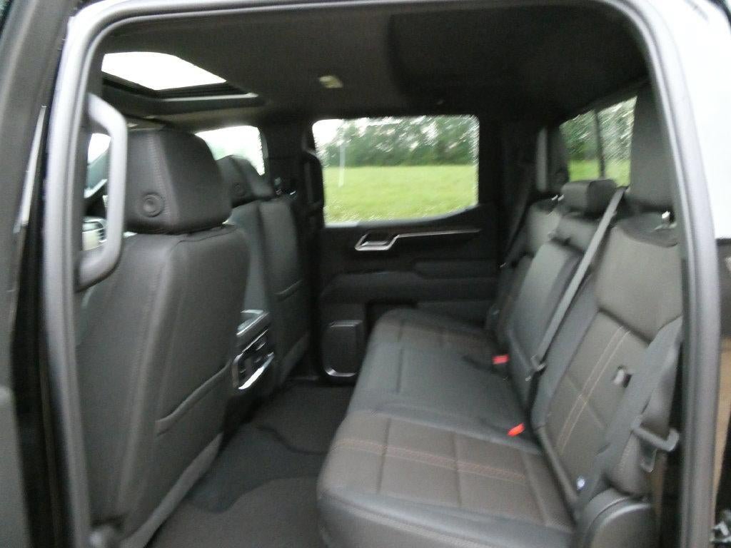 New 2026 Chevrolet Silverado 1500 High Country w/ Midnight Edition AWD/4WD image 19