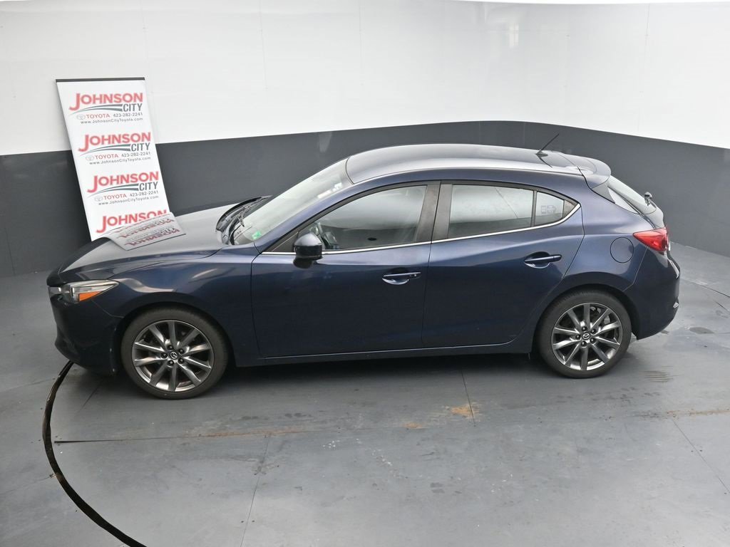 Used 2018 MAZDA MAZDA3 Touring image 13