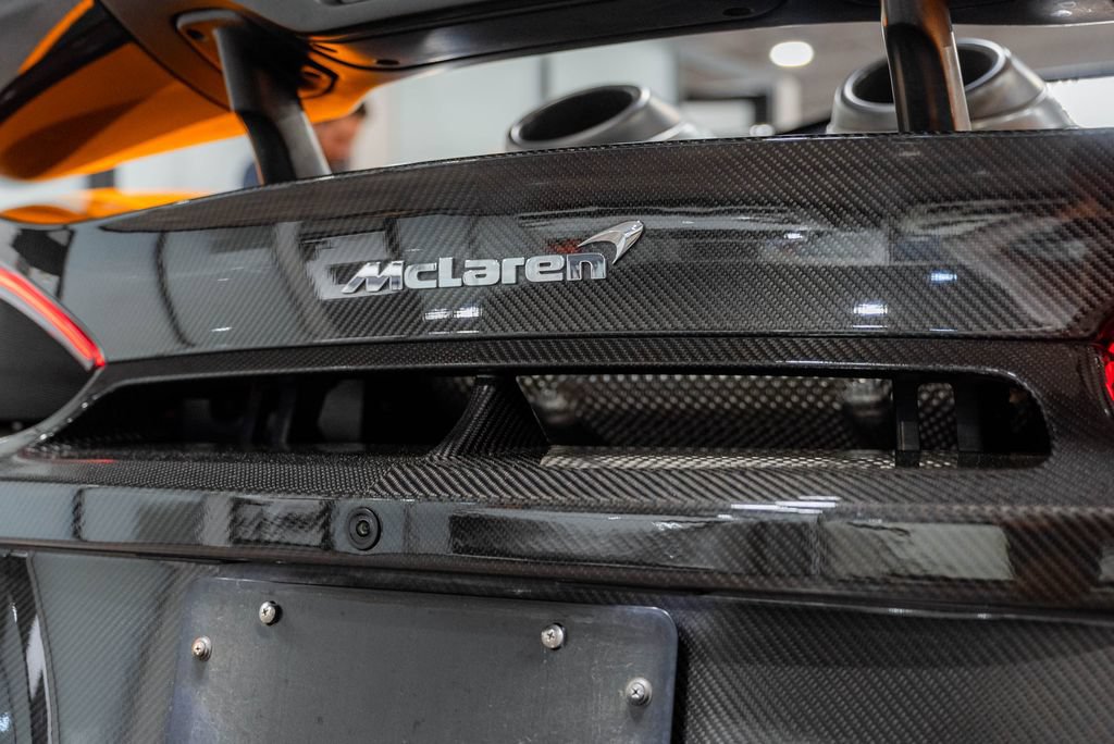 Used 2019 McLaren 600LT RWD image 40