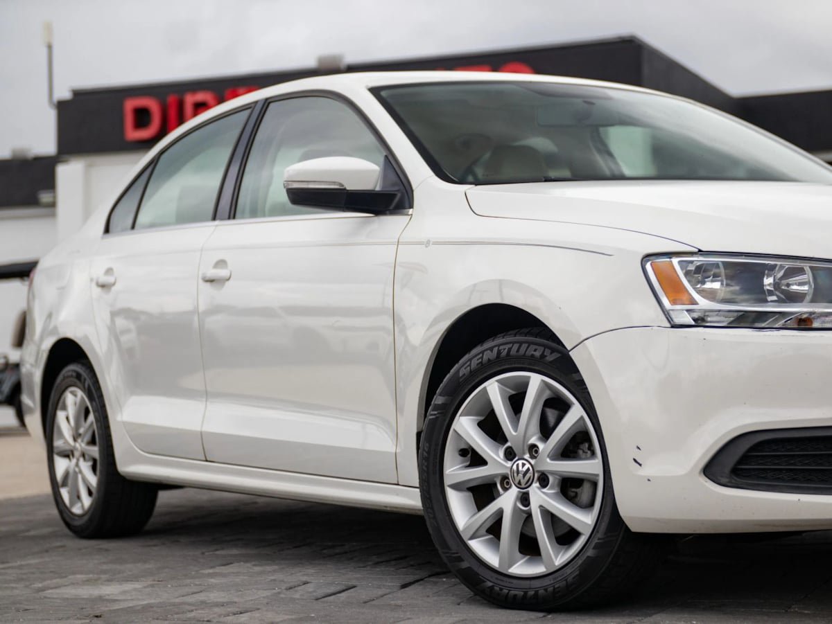 Used 2013 Volkswagen Jetta SE FWD image 3