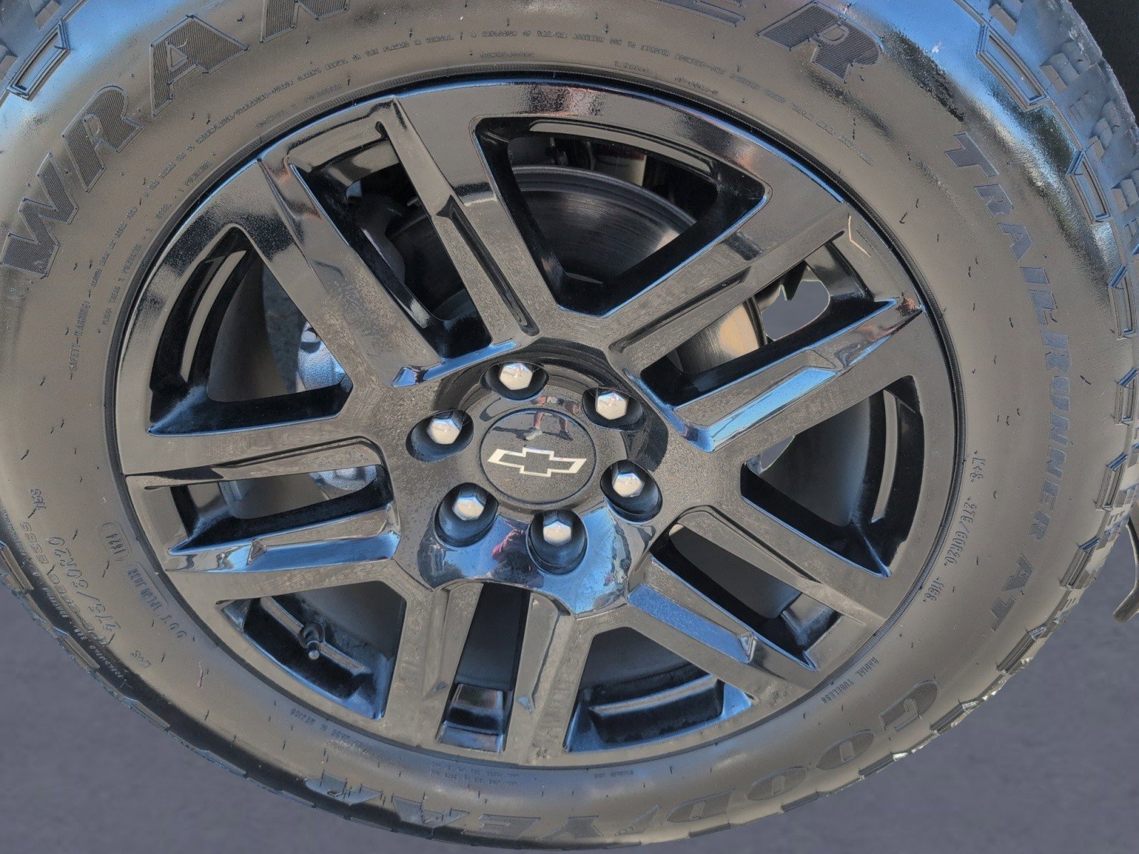 Used 2024 Chevrolet Silverado 1500 High Country w/ Midnight Edition image 36