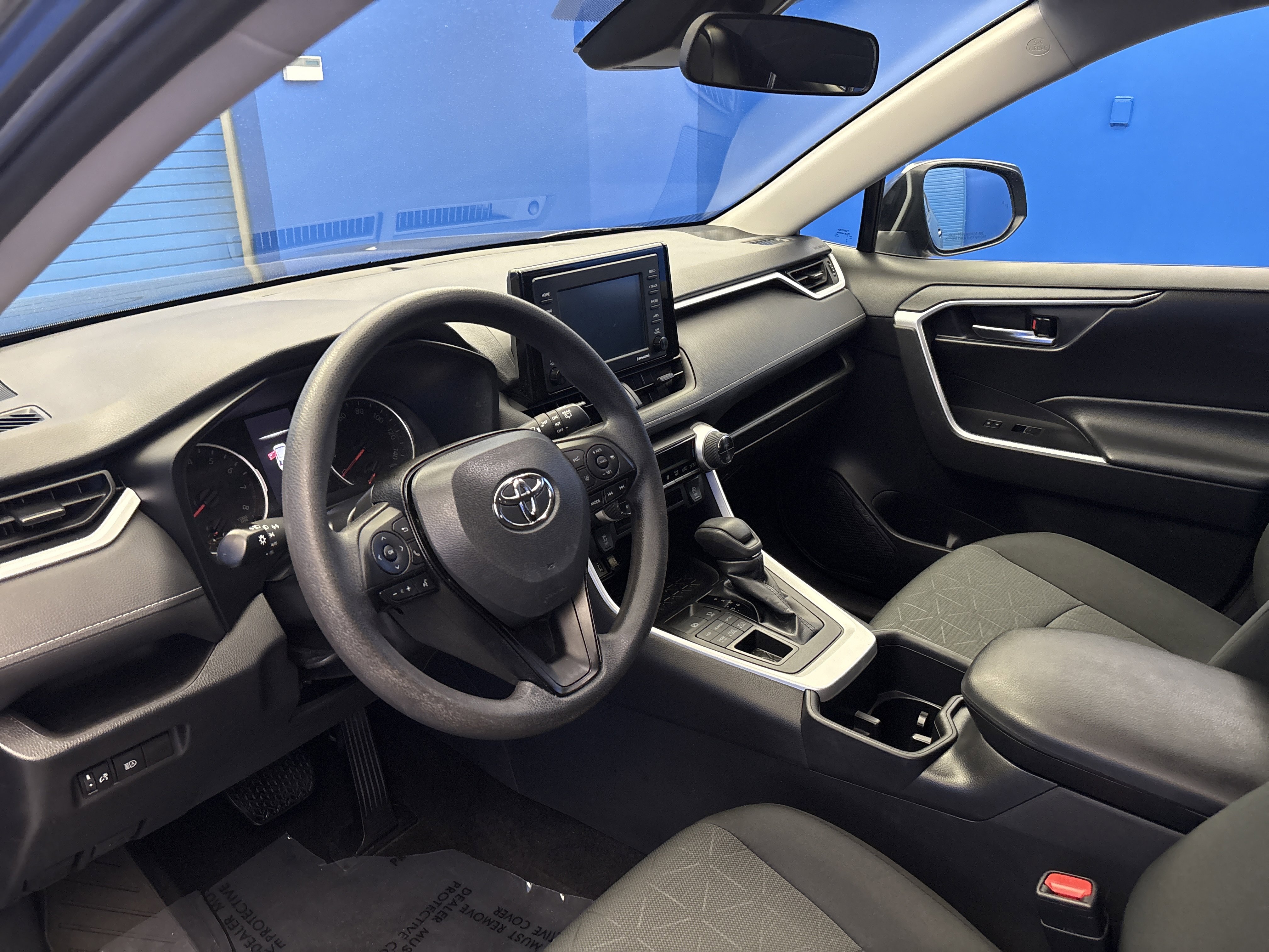 Used 2022 Toyota RAV4 XLE AWD/4WD image 11
