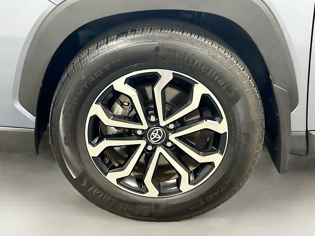 Used 2024 Toyota Corolla Cross AWD Hybrid image 27