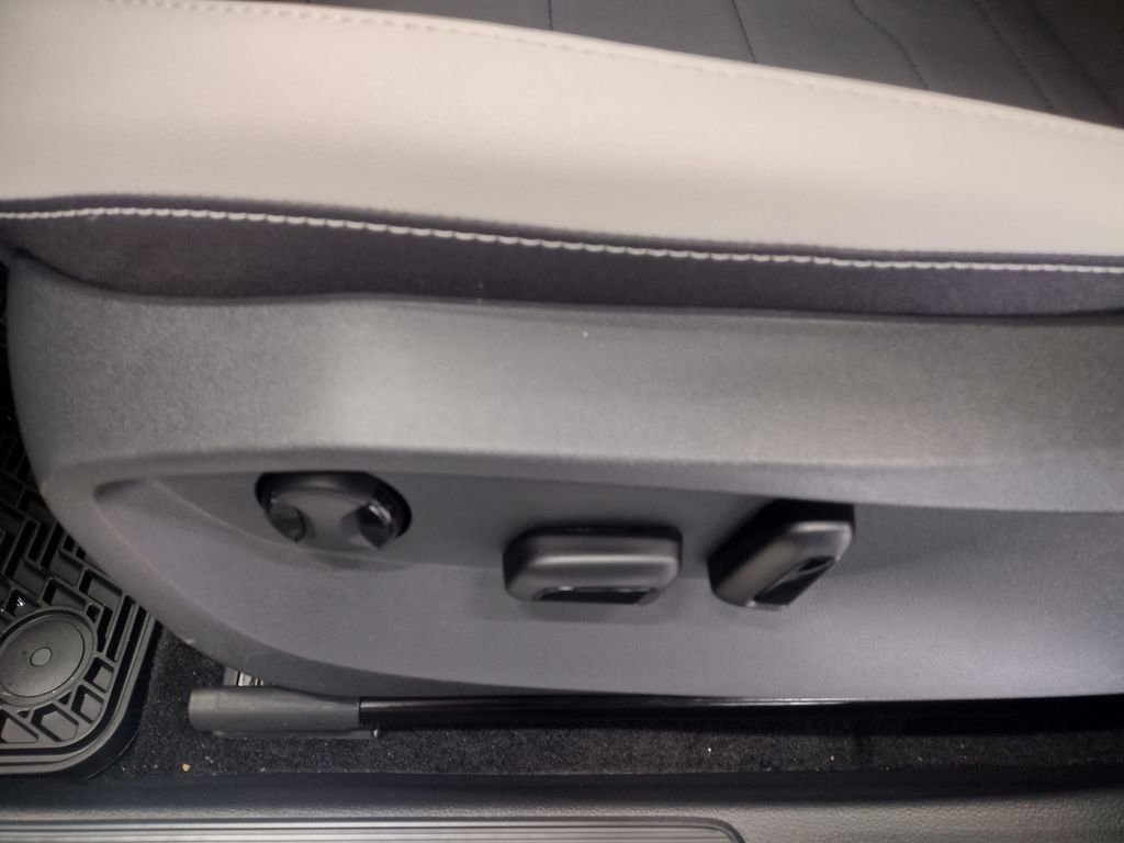 New 2026 Volkswagen Taos SE AWD/4WD image 21