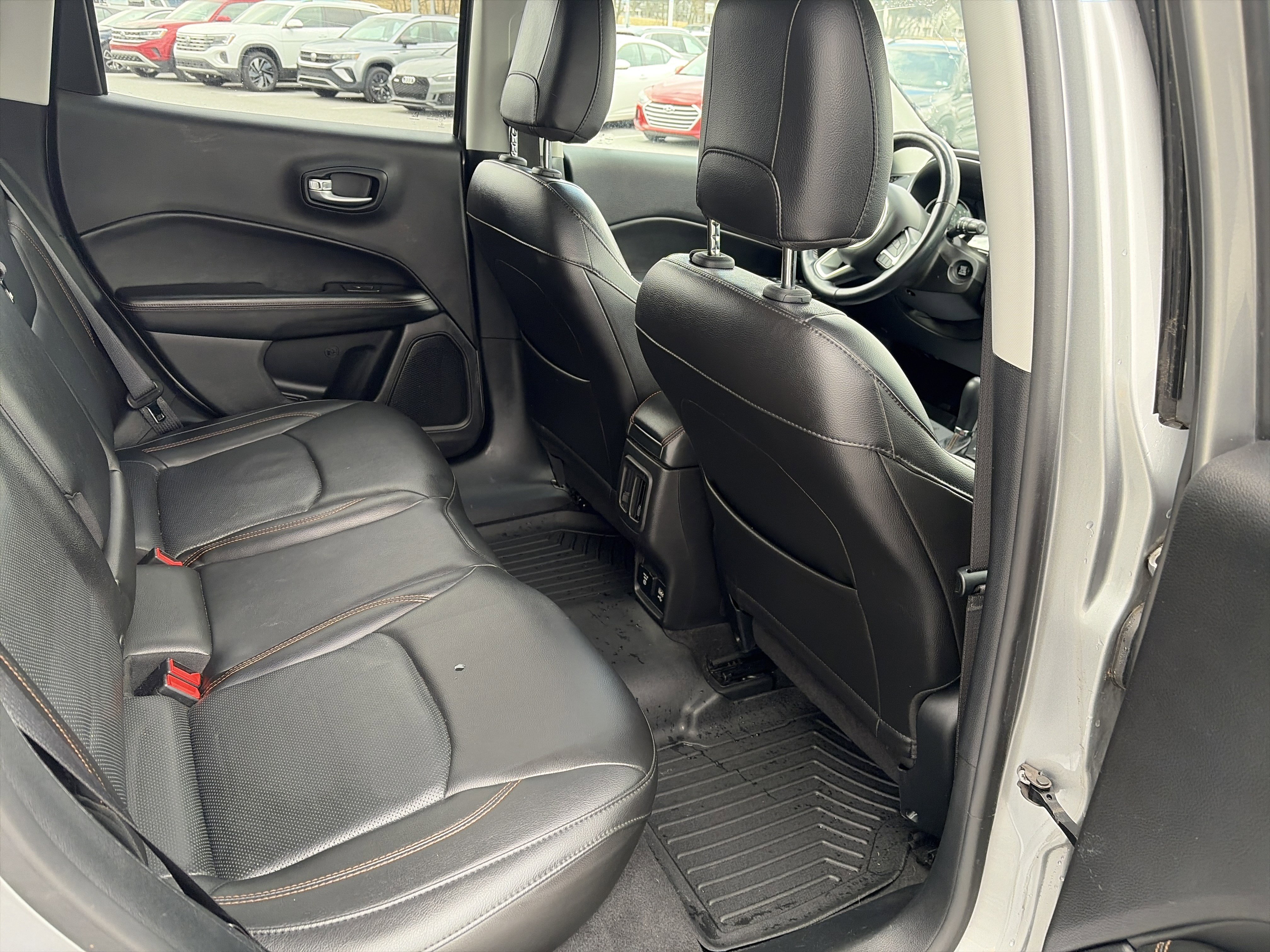 Used 2018 Jeep Compass Limited w/ Navigation Group image 29