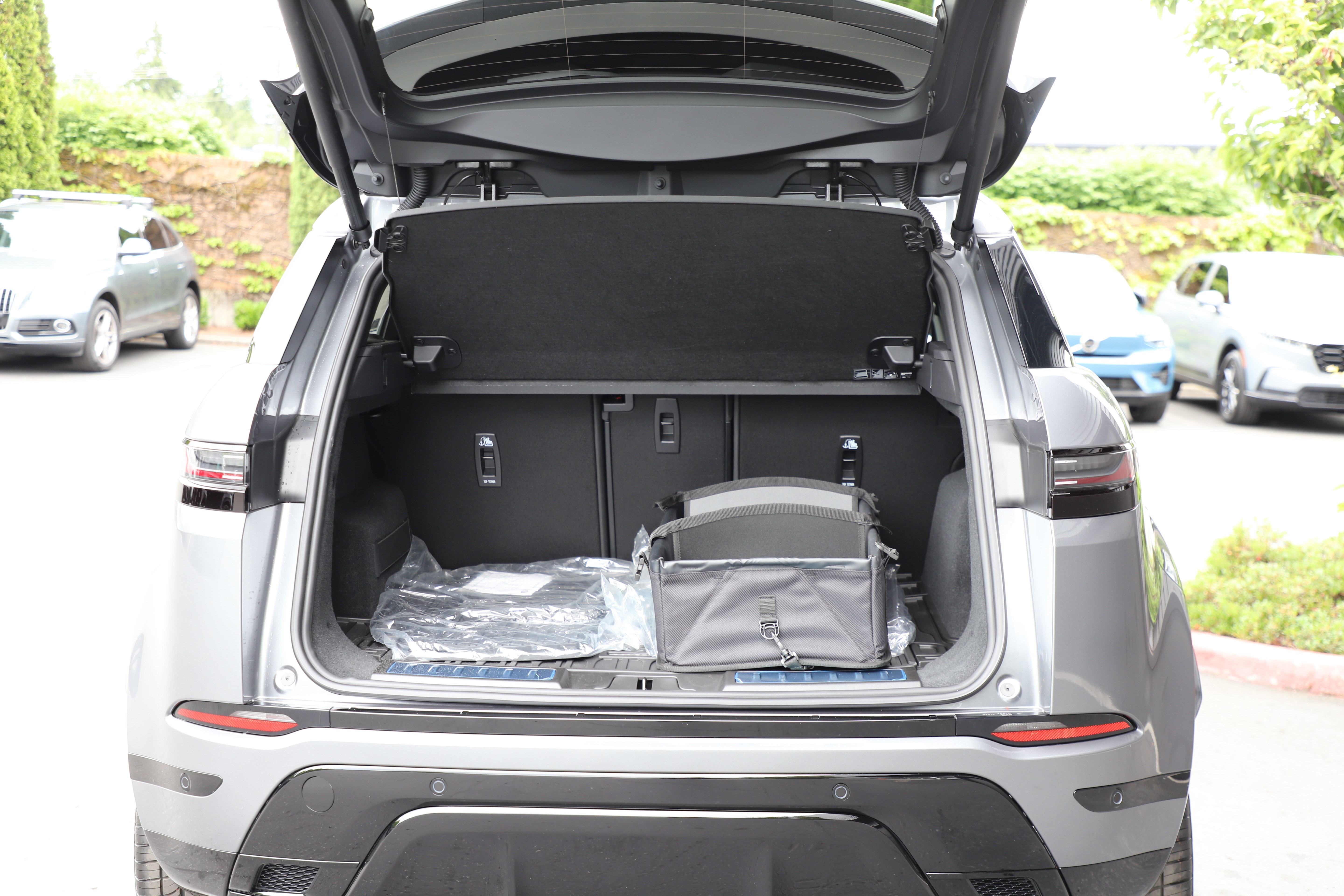 New 2026 Land Rover Range Rover Evoque Dynamic SE AWD/4WD image 16