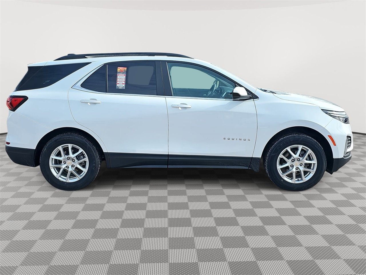 Used 2023 Chevrolet Equinox LT image 4