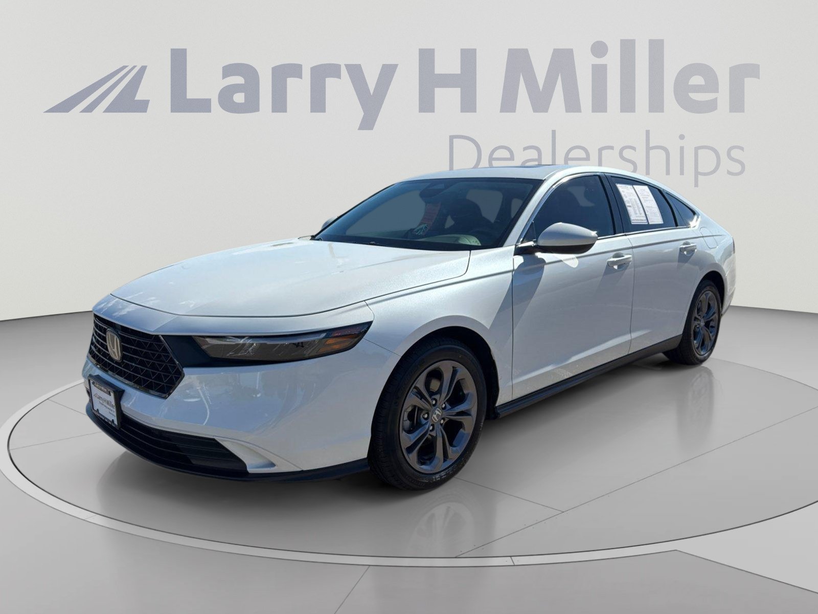 Used 2024 Honda Accord EX image 1