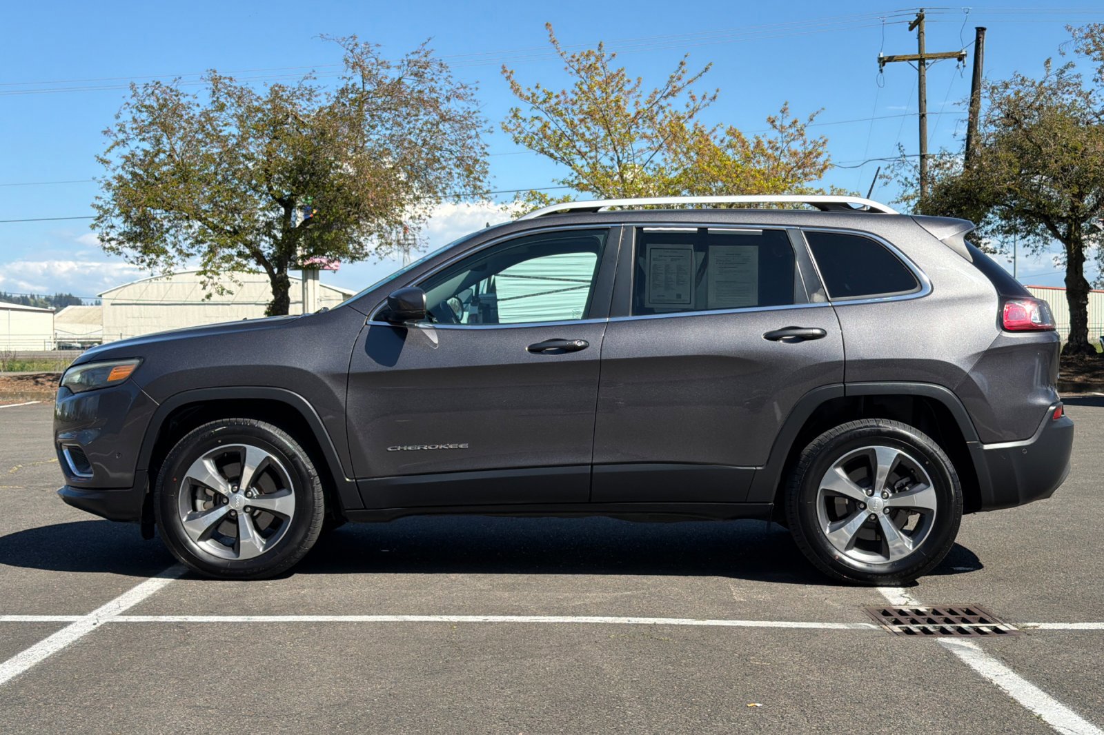 Used 2020 Jeep Cherokee Limited w/ Technology Group AWD/4WD image 7