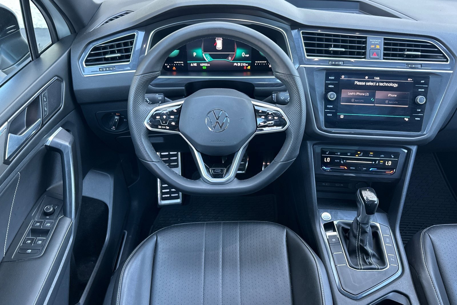 Used 2022 Volkswagen Tiguan SE R-Line image 13