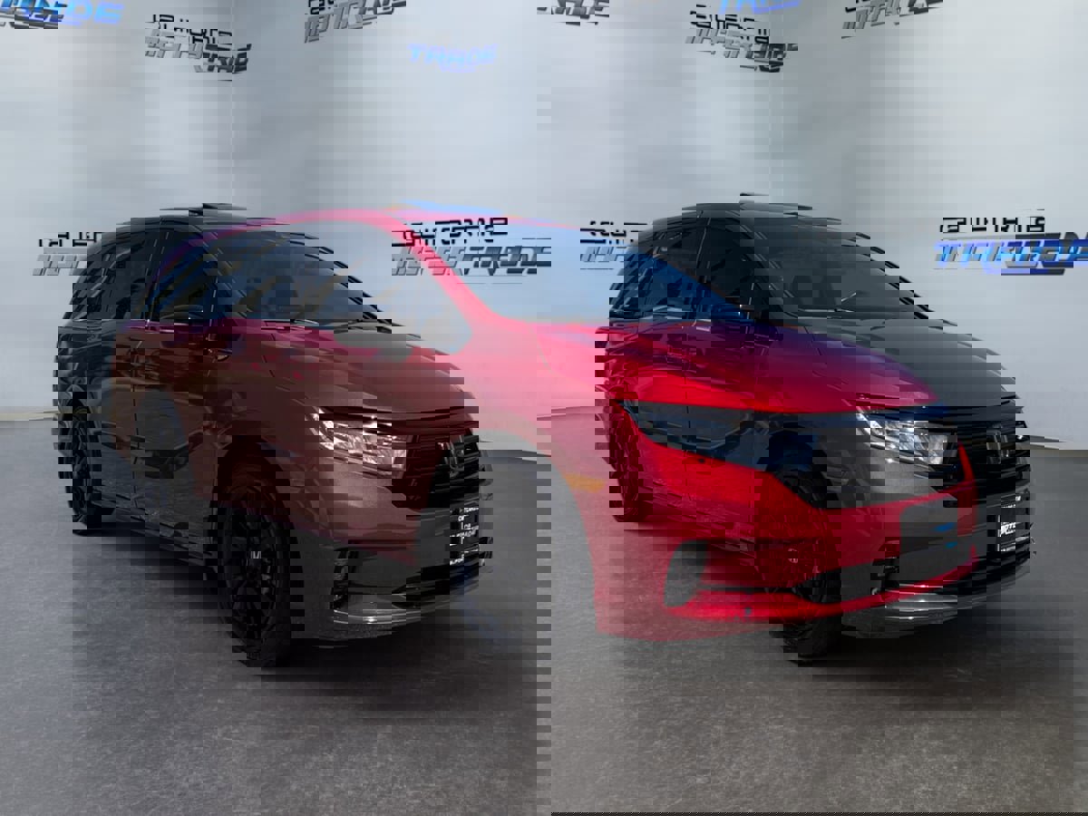 Used 2024 Honda Odyssey Sport image 3