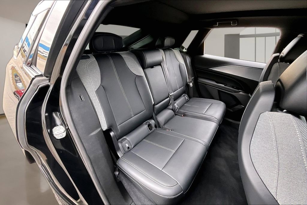 Used 2024 Cadillac Lyriq Tech AWD/4WD image 27