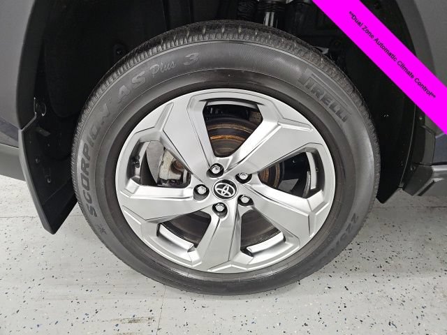 Used 2020 Toyota RAV4 Limited AWD/4WD image 8