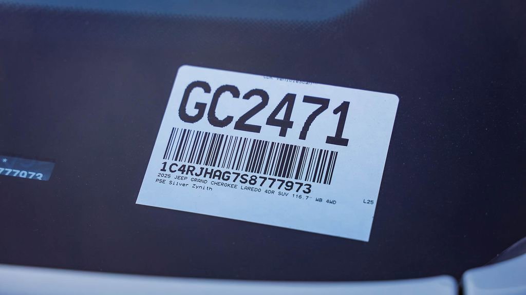 New 2025 Jeep Grand Cherokee Altitude image 29