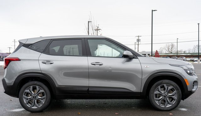 Used 2024 Kia Seltos LX image 5