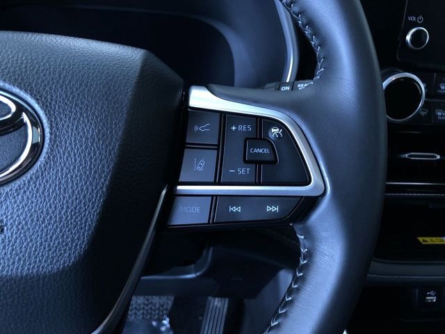 Certified 2025 Toyota Highlander XSE image 25