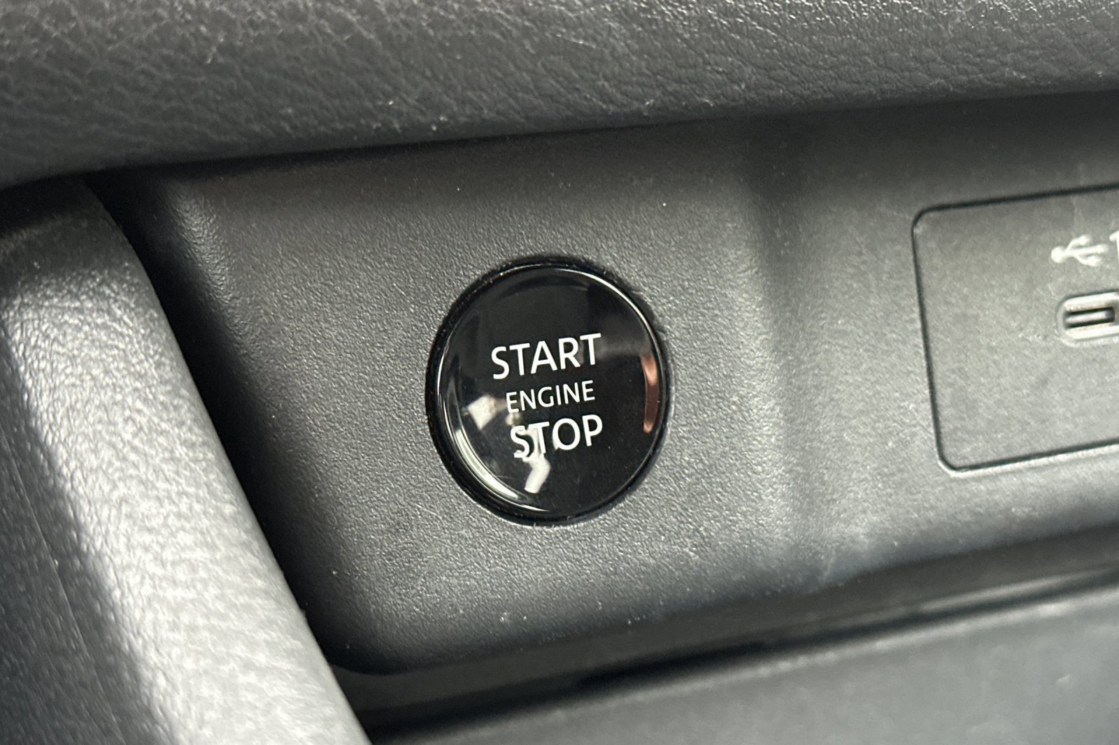 Certified 2024 Nissan Rogue S image 22