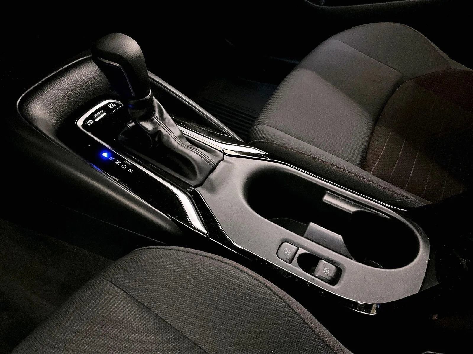 Used 2024 Toyota Corolla SE image 16