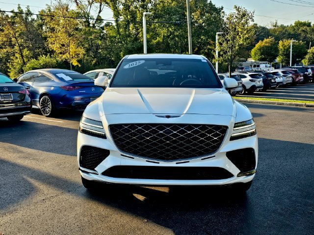 Used 2025 Genesis GV80 3.5T e-SC AWD/4WD image 3